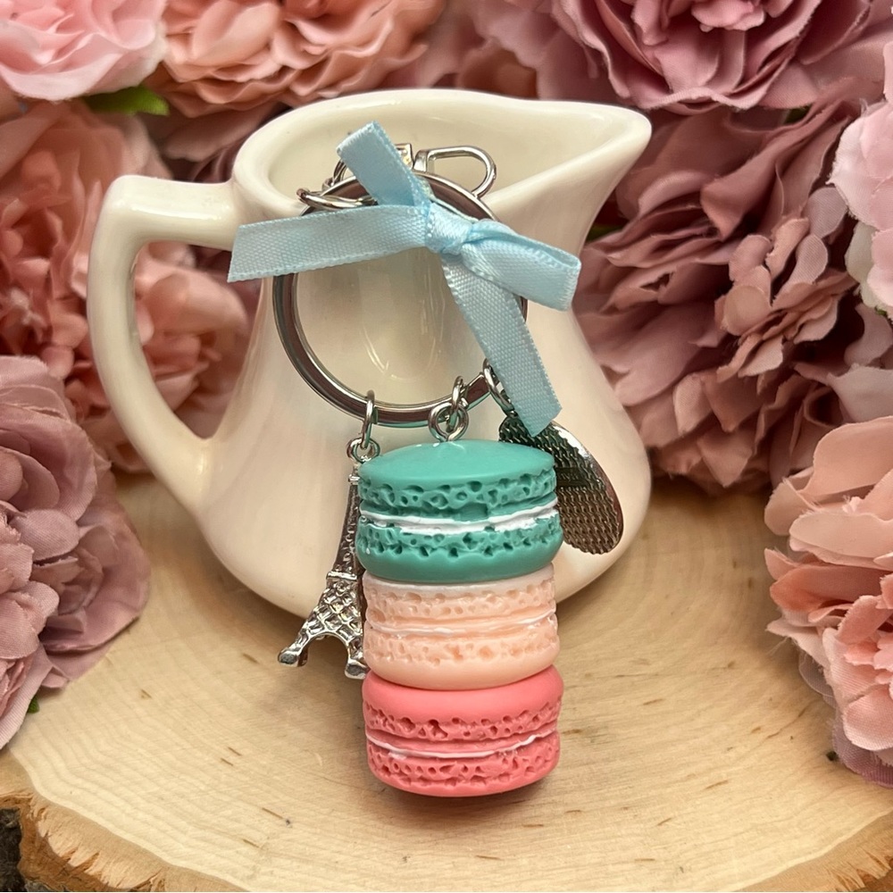 Colorful Macarons & Eiffel Tower Charm Keychain - Picture 4 of 13